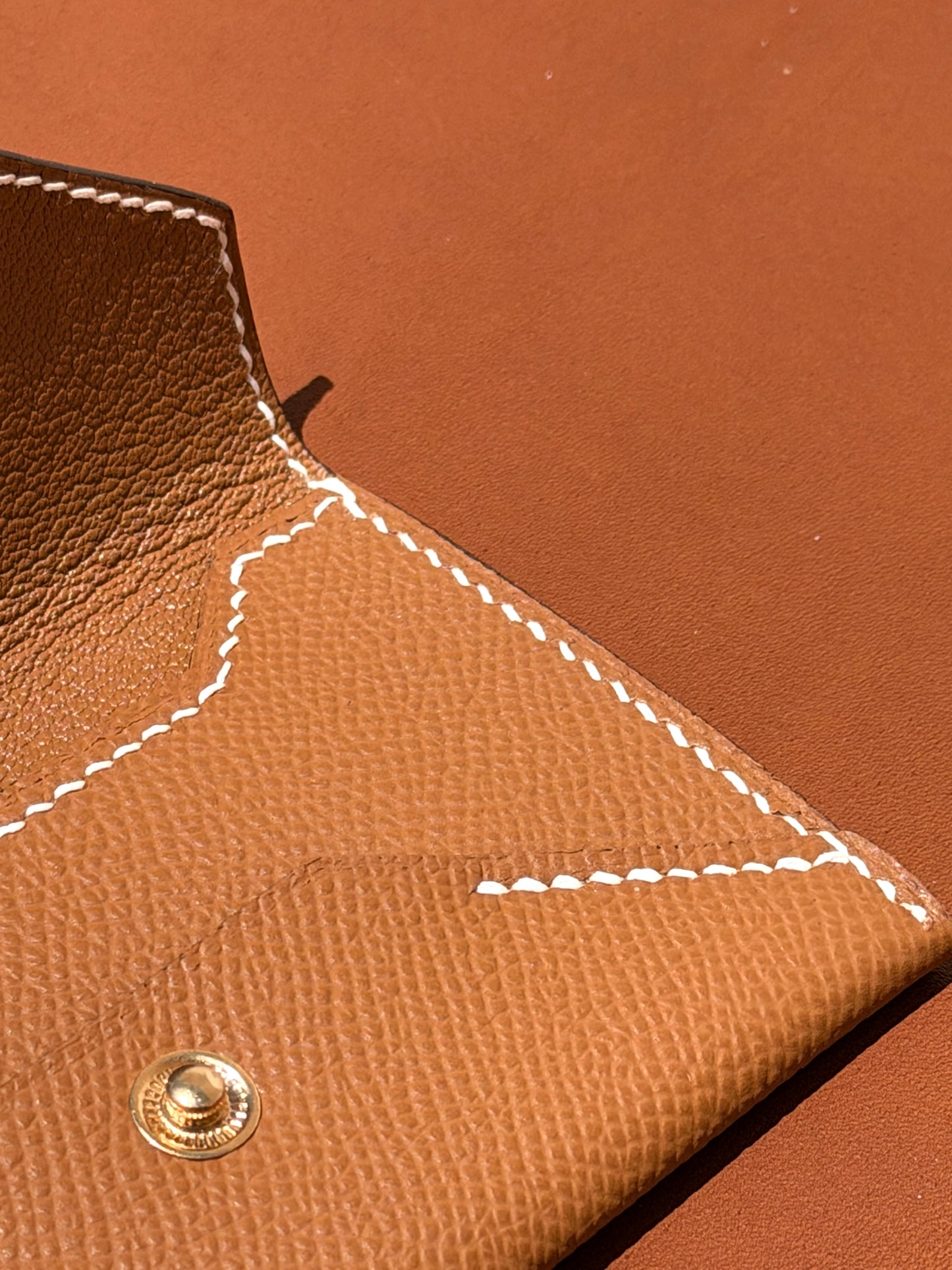 Enveloppe Cardholder Epsom hazelnut & Goat