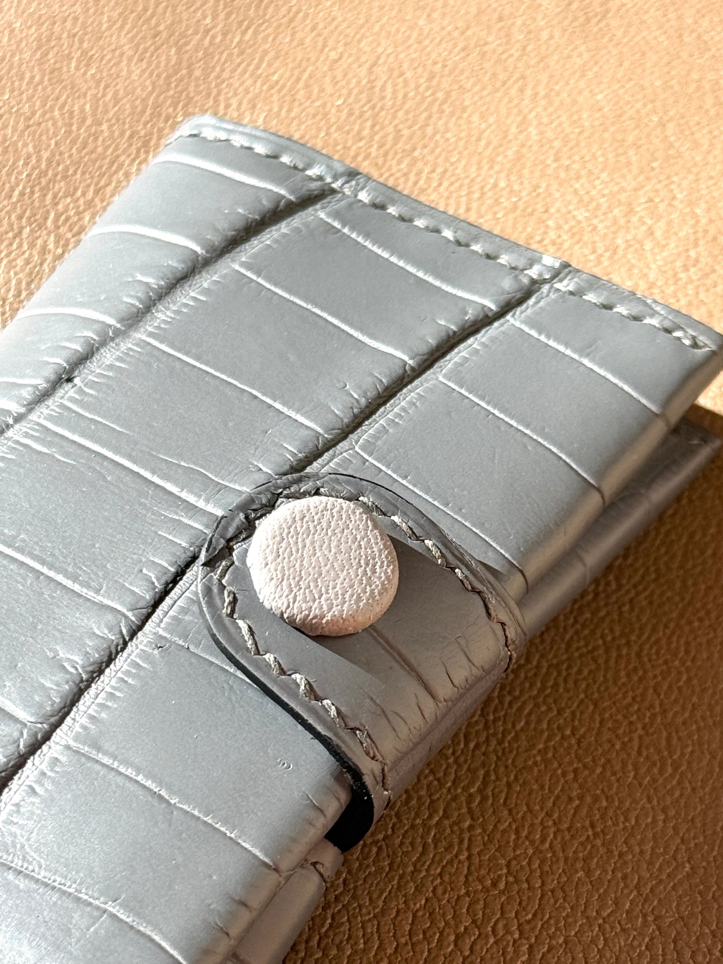 Bifold cardholder Icare Matte grey