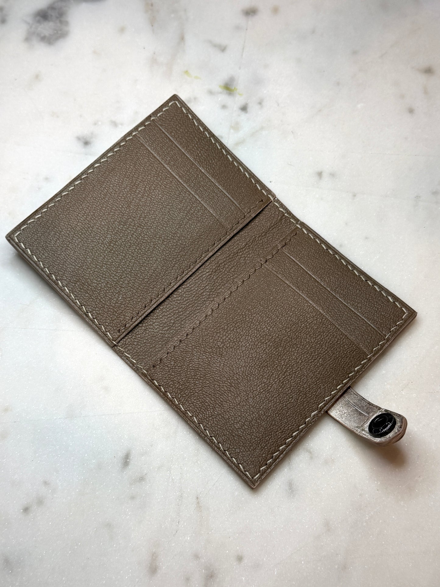 Bifold 6 pockets Arya in Himalaya matte crocodile