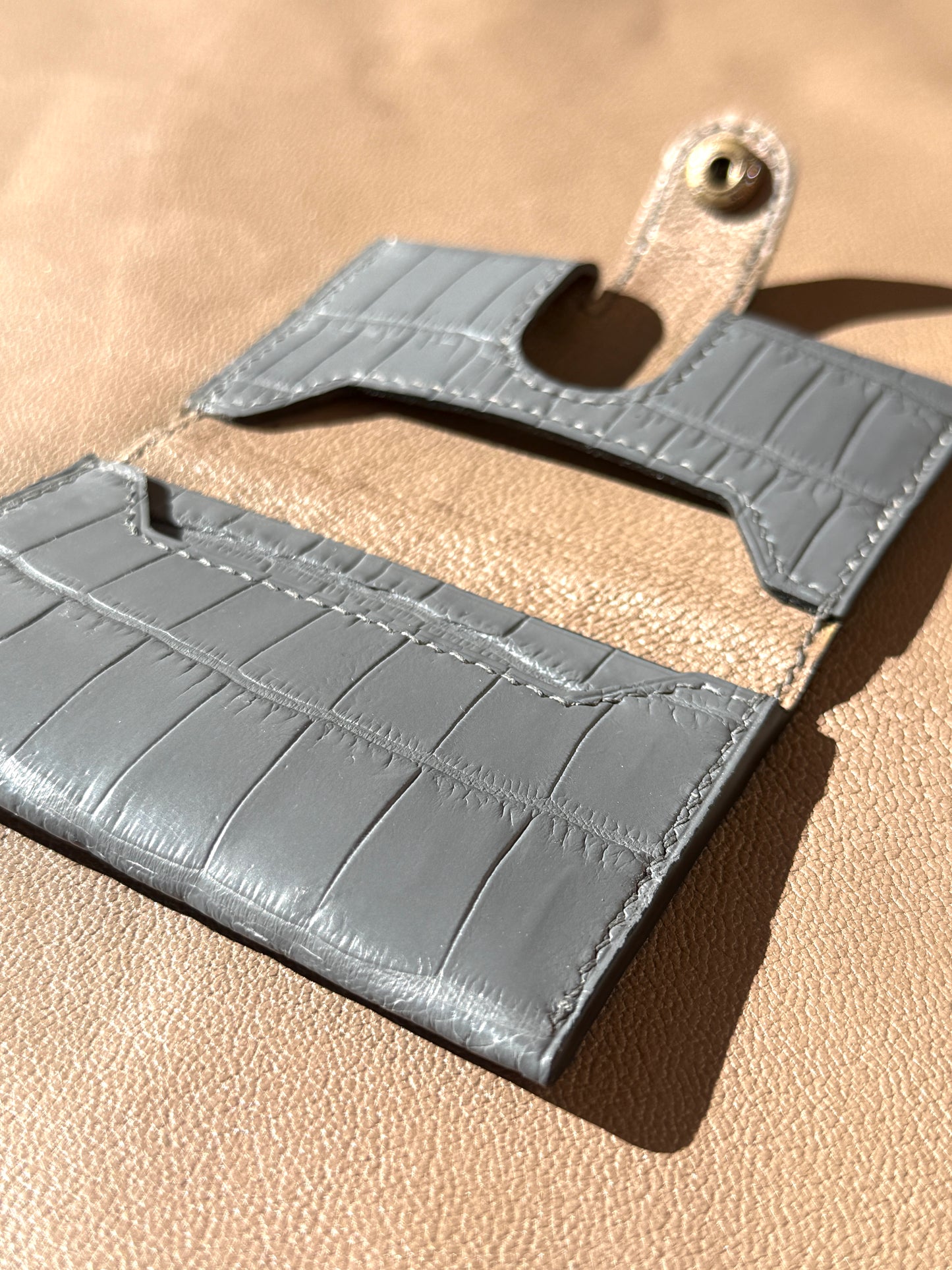 Bifold cardholder Icare Matte grey