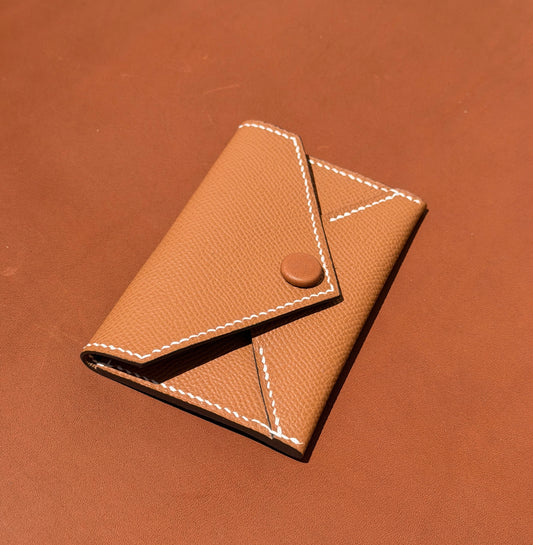 Enveloppe Cardholder Epsom hazelnut & Goat