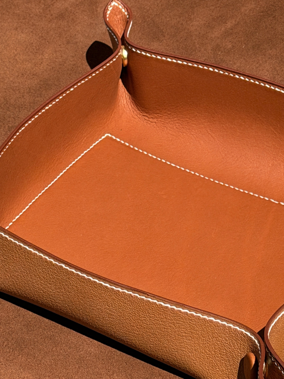 Vide Poche Hazelnut Barenia Leather with covered Snaps