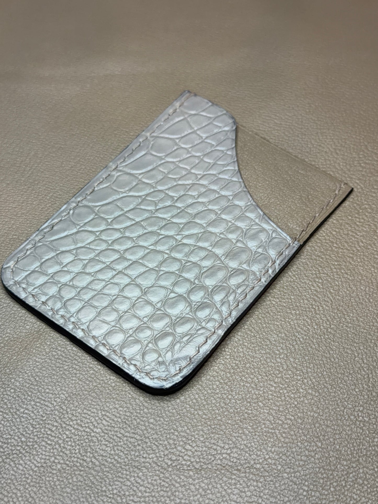 April cardholder crocodile beton