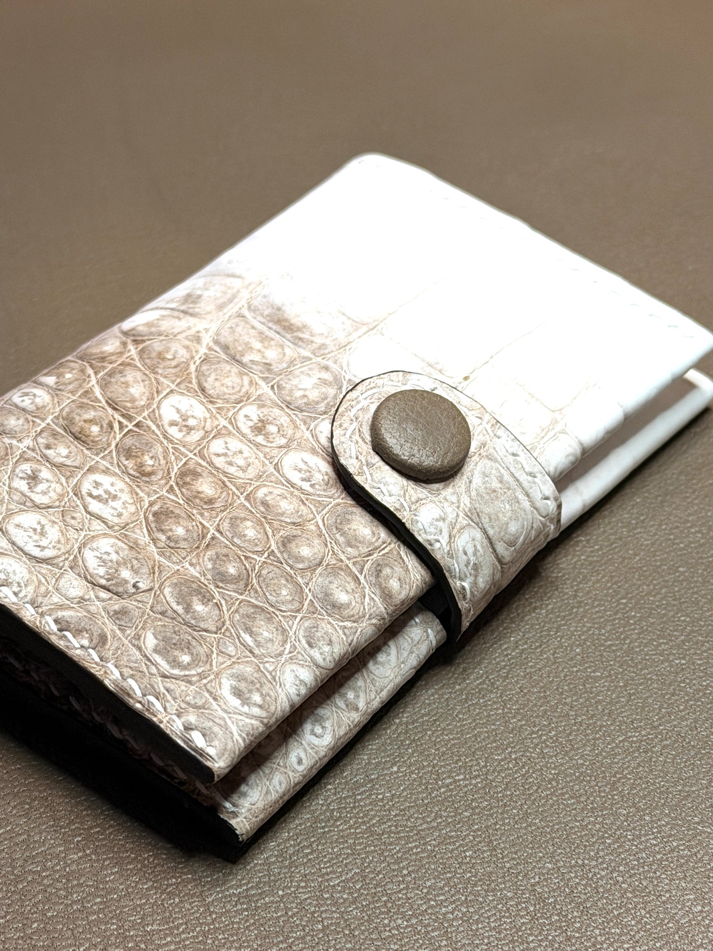 Bifold Cardholder Crocodile Himalaya Icare