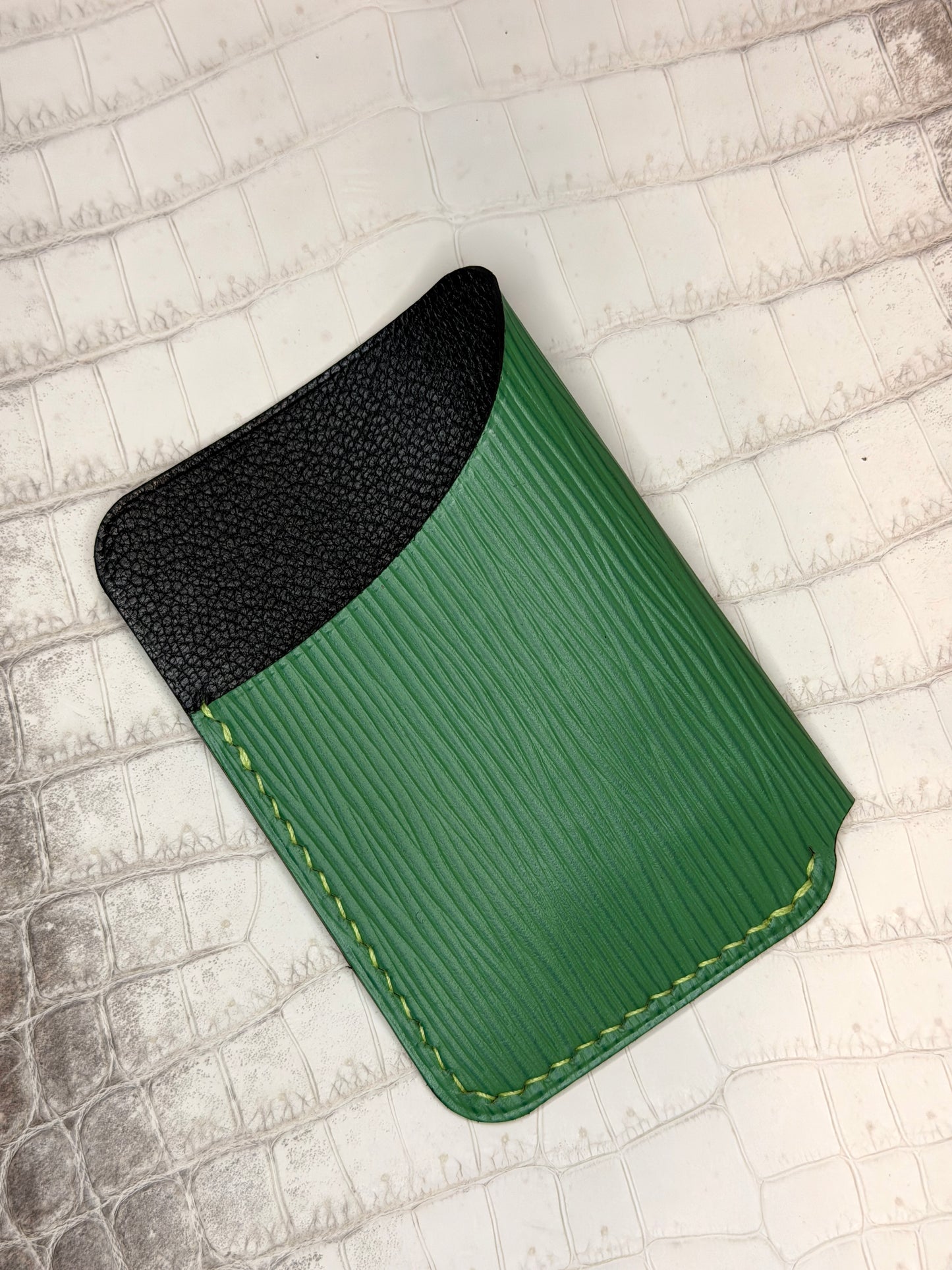 The Minimalist Apple Green Épi