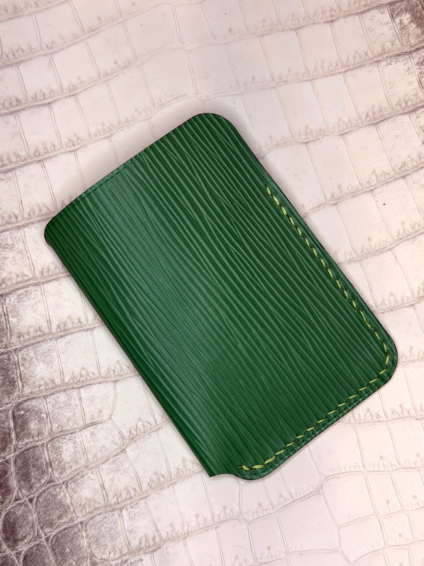 The Minimalist Apple Green Épi