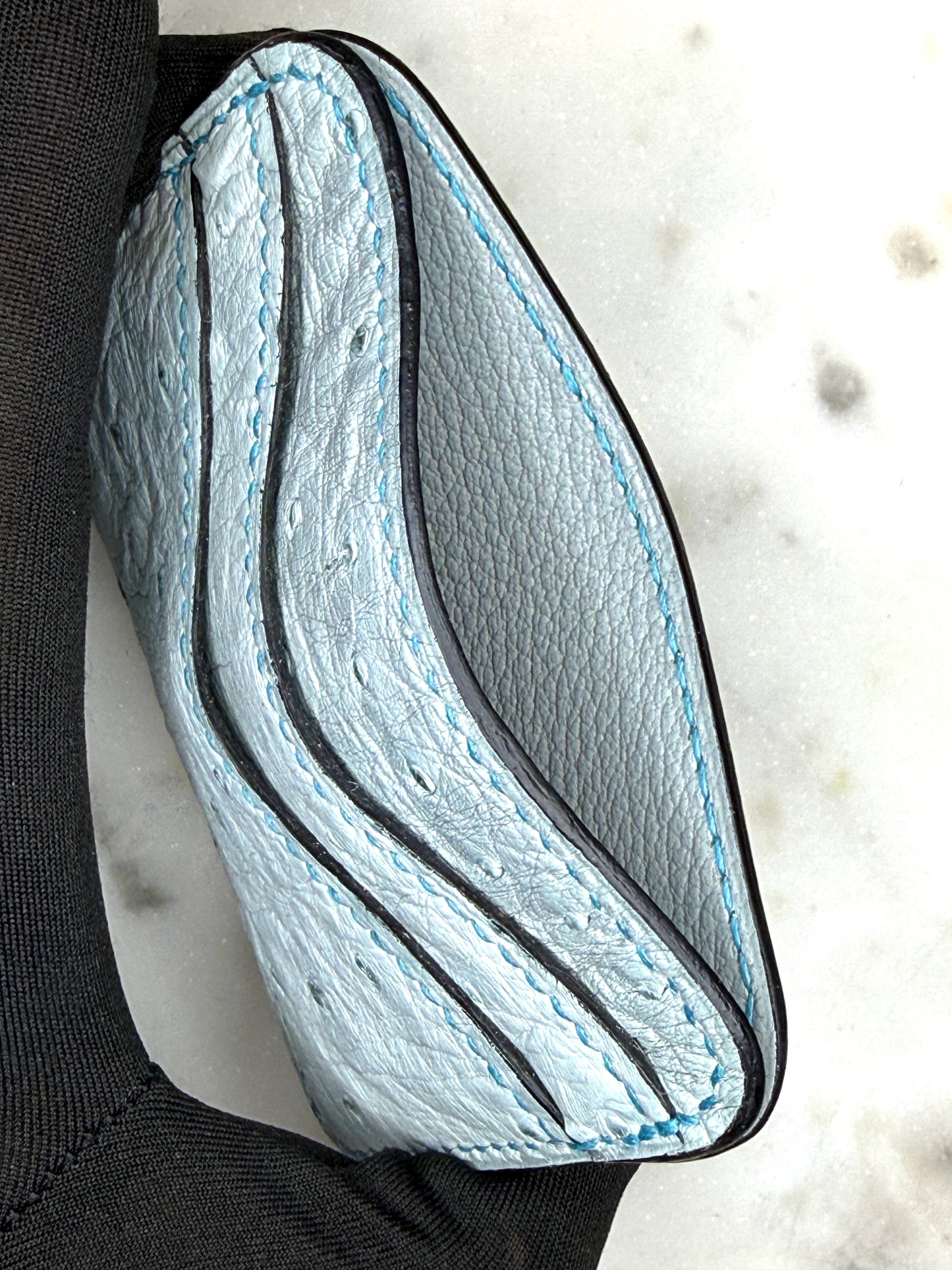 Essential card case blue ostrich