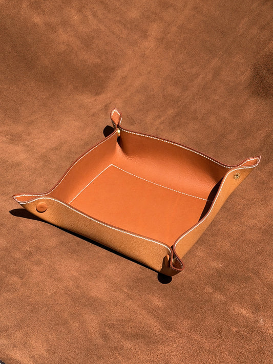Vide Poche Hazelnut Barenia Leather with covered Snaps