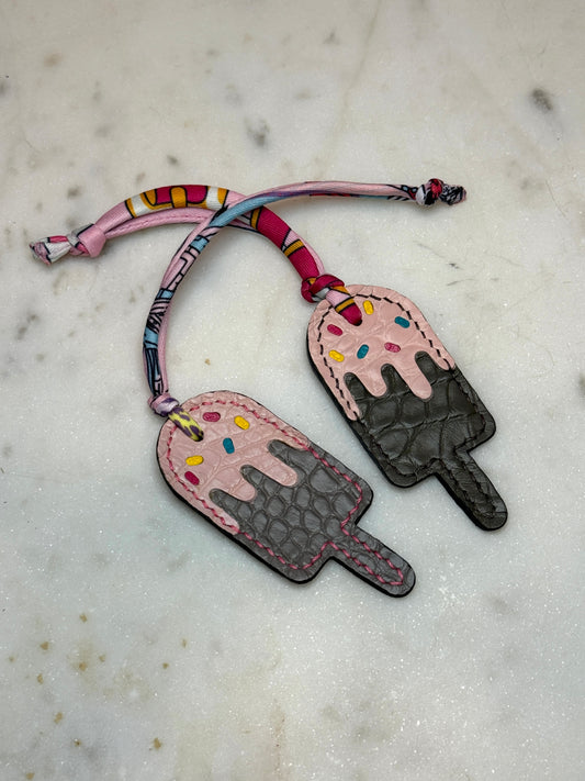 Popsicles matte crocodile grey and pink