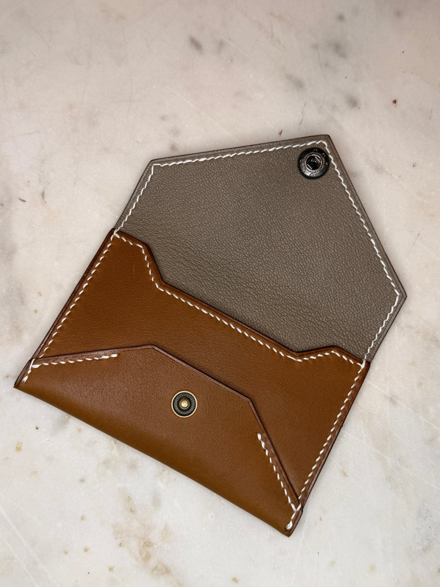 Enveloppe with snap barenia leather