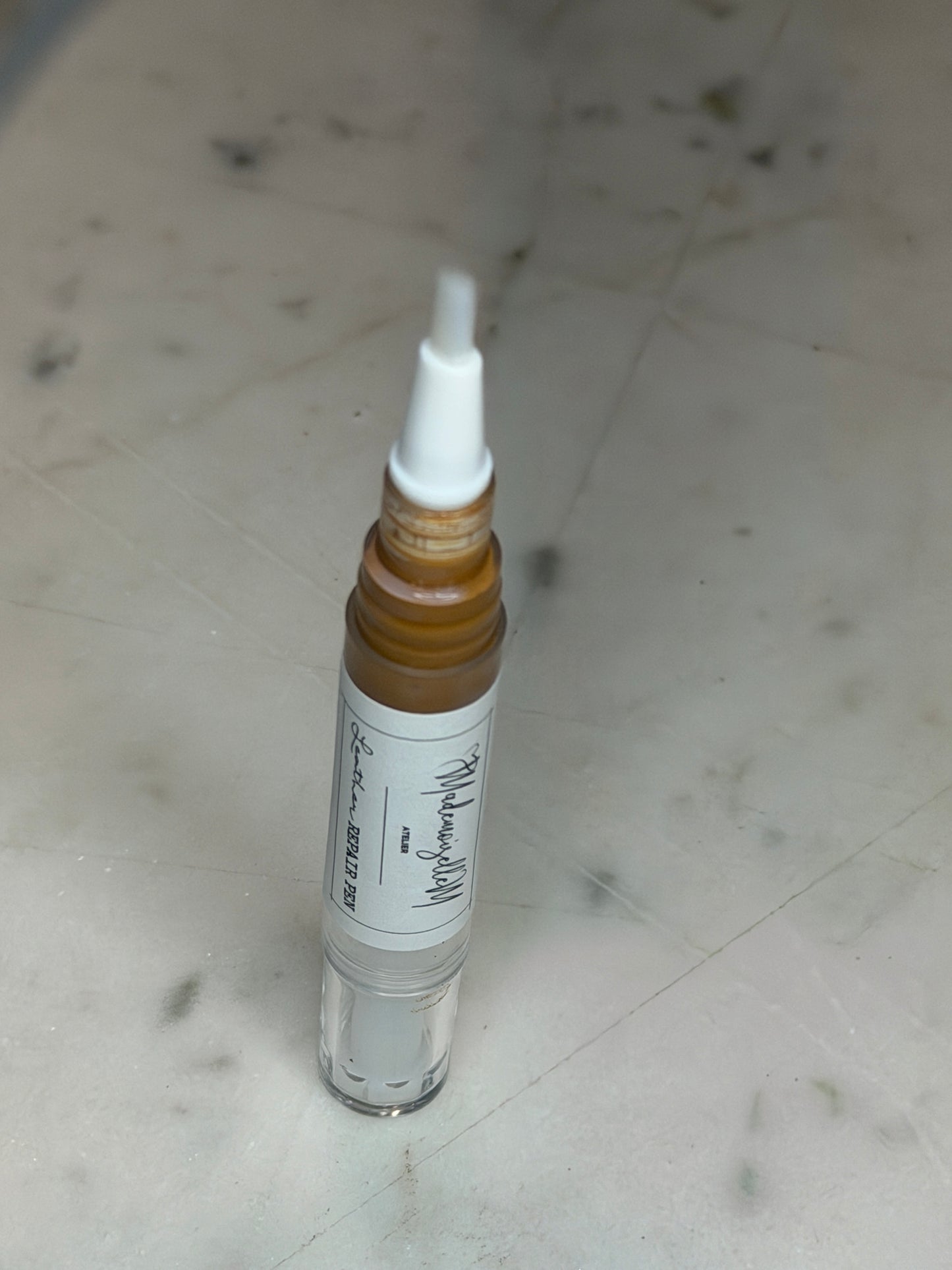 Leather Restoring pen Gold Shade