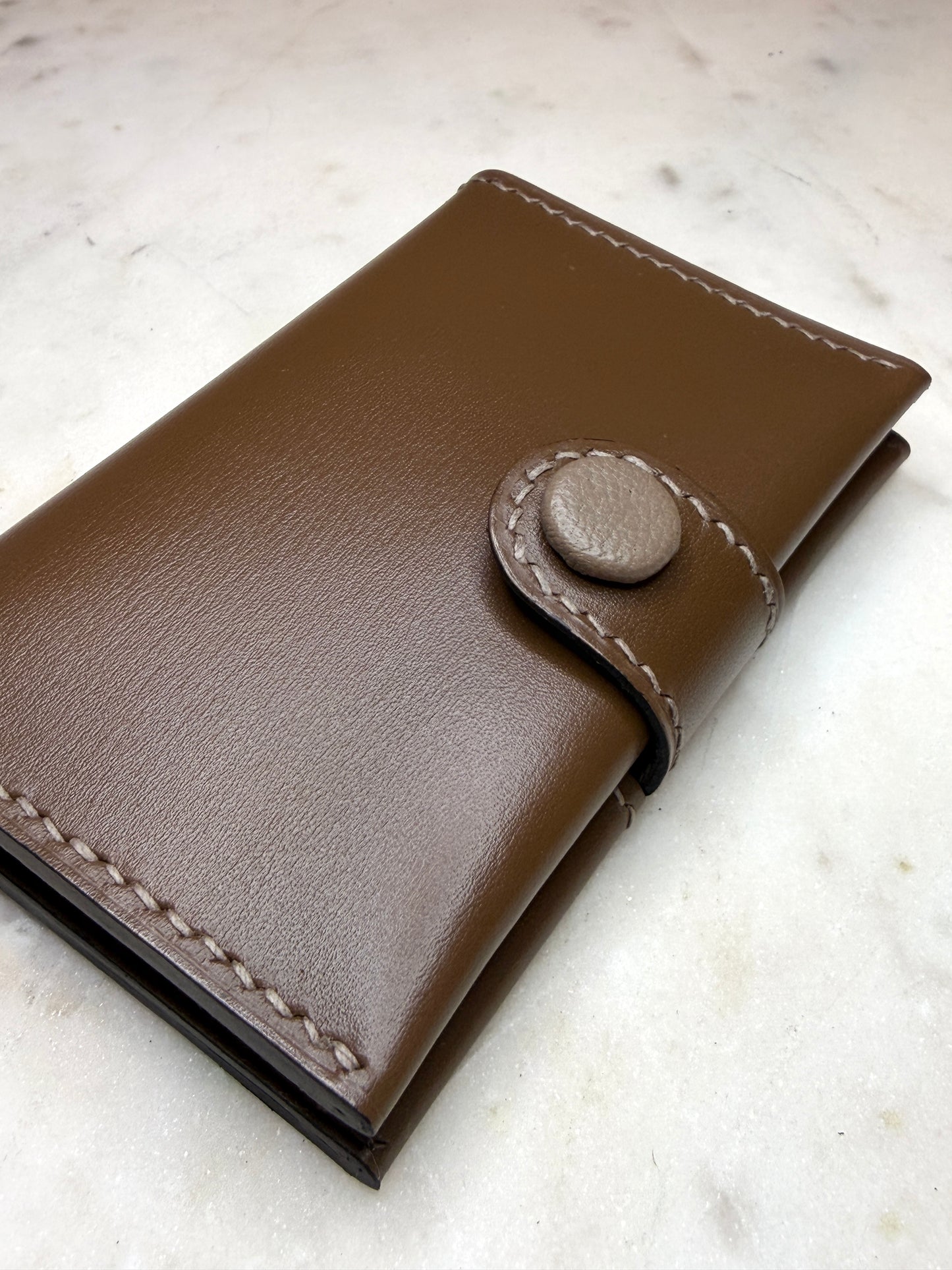 Bifold cardholder Icare box brown