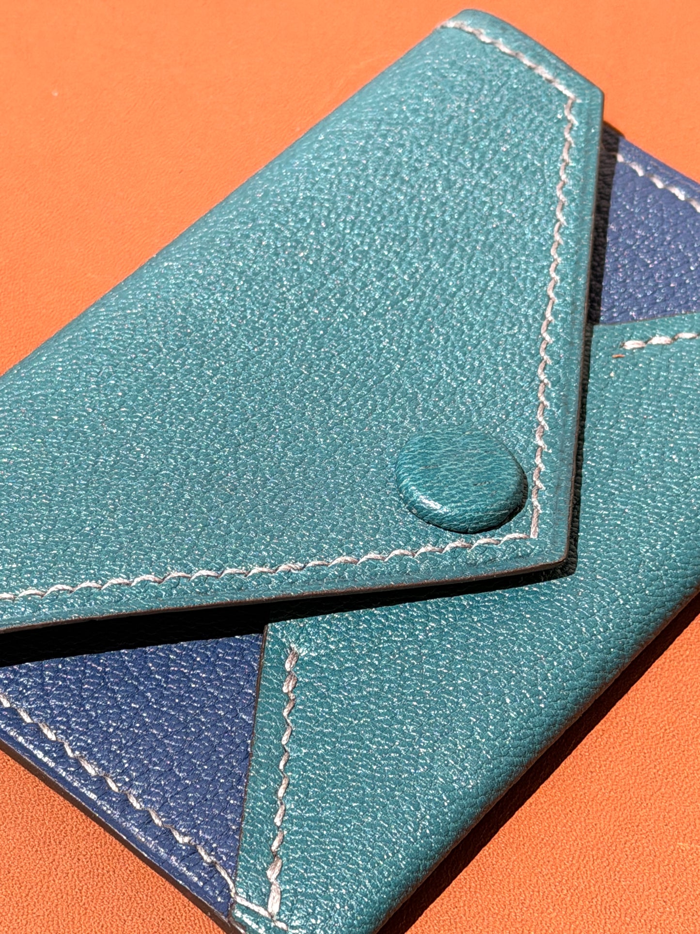 Enveloppe Cardholder blue & Peacock goat skin