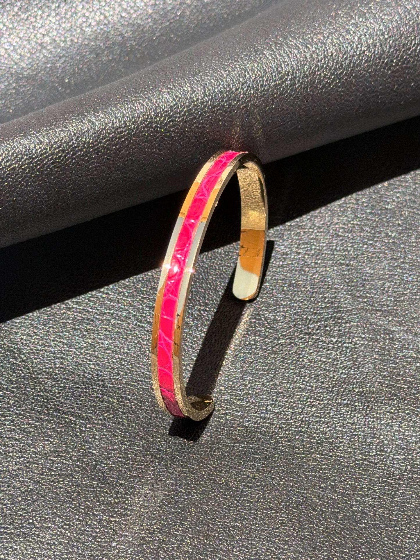 Nomad Bracelet Electric Pink Shiny Crocodile