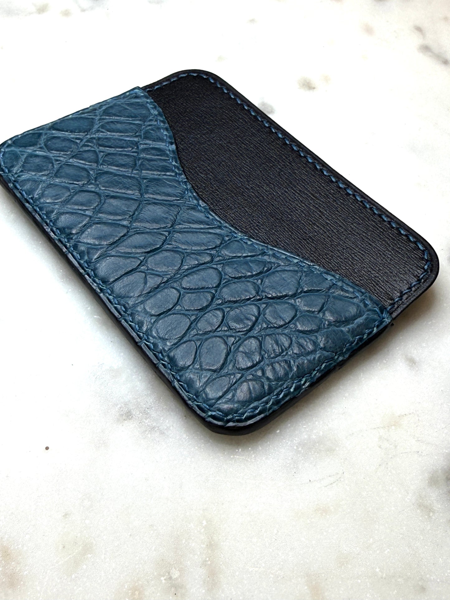 Essential Cardholder Matte Blue Crocodile
