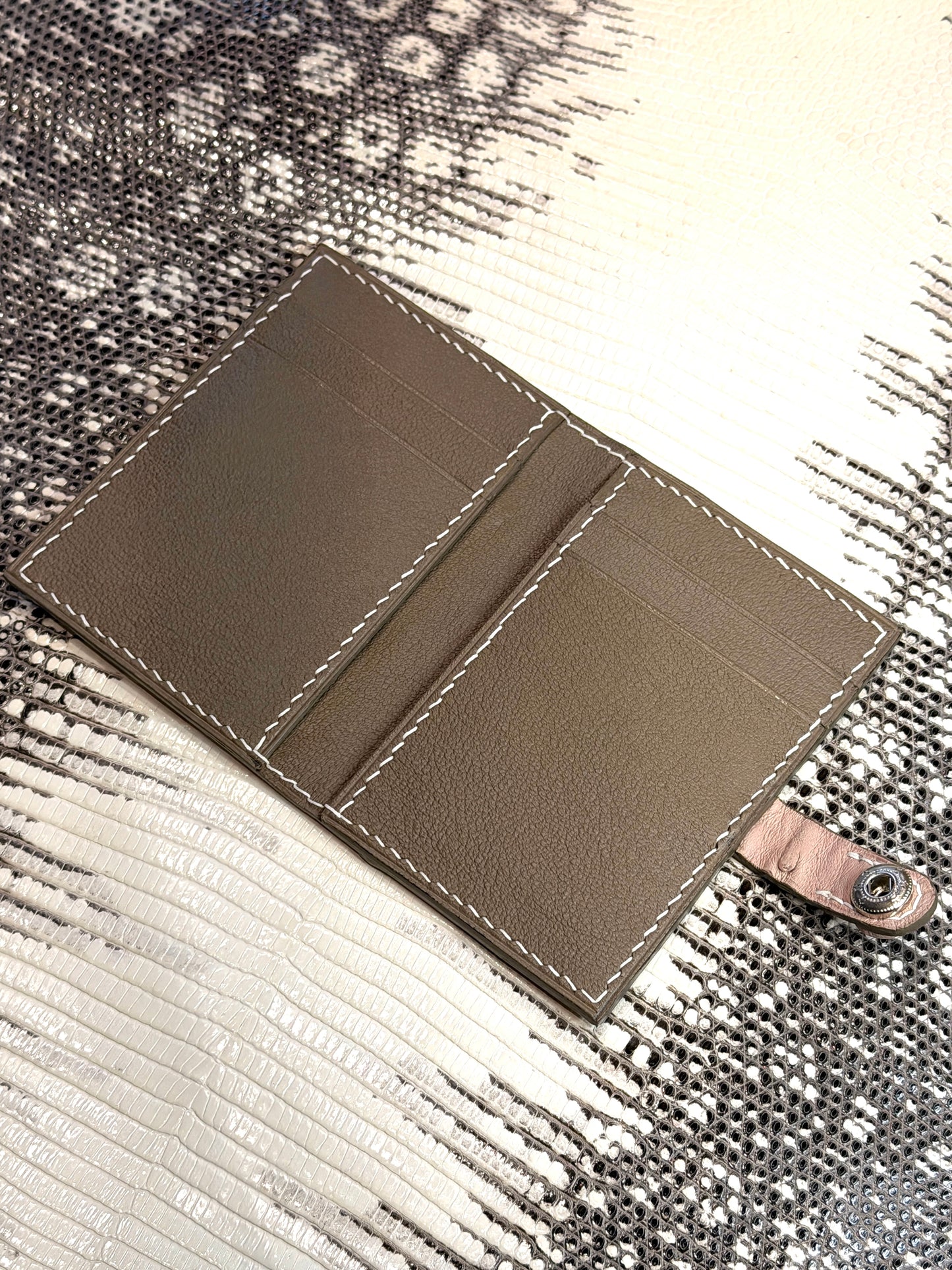 Bifold Arya 6 pockets Ostrich Rose Poudré