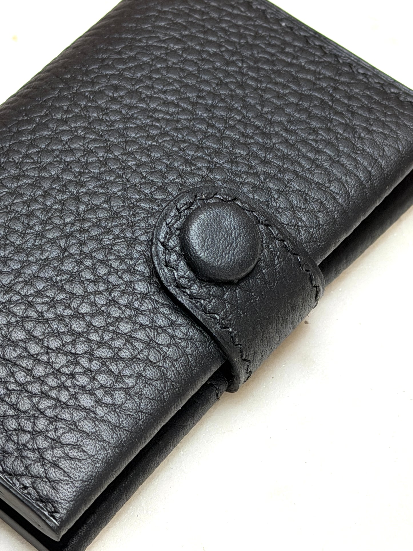 Bifold cardholder Icare Togo noir