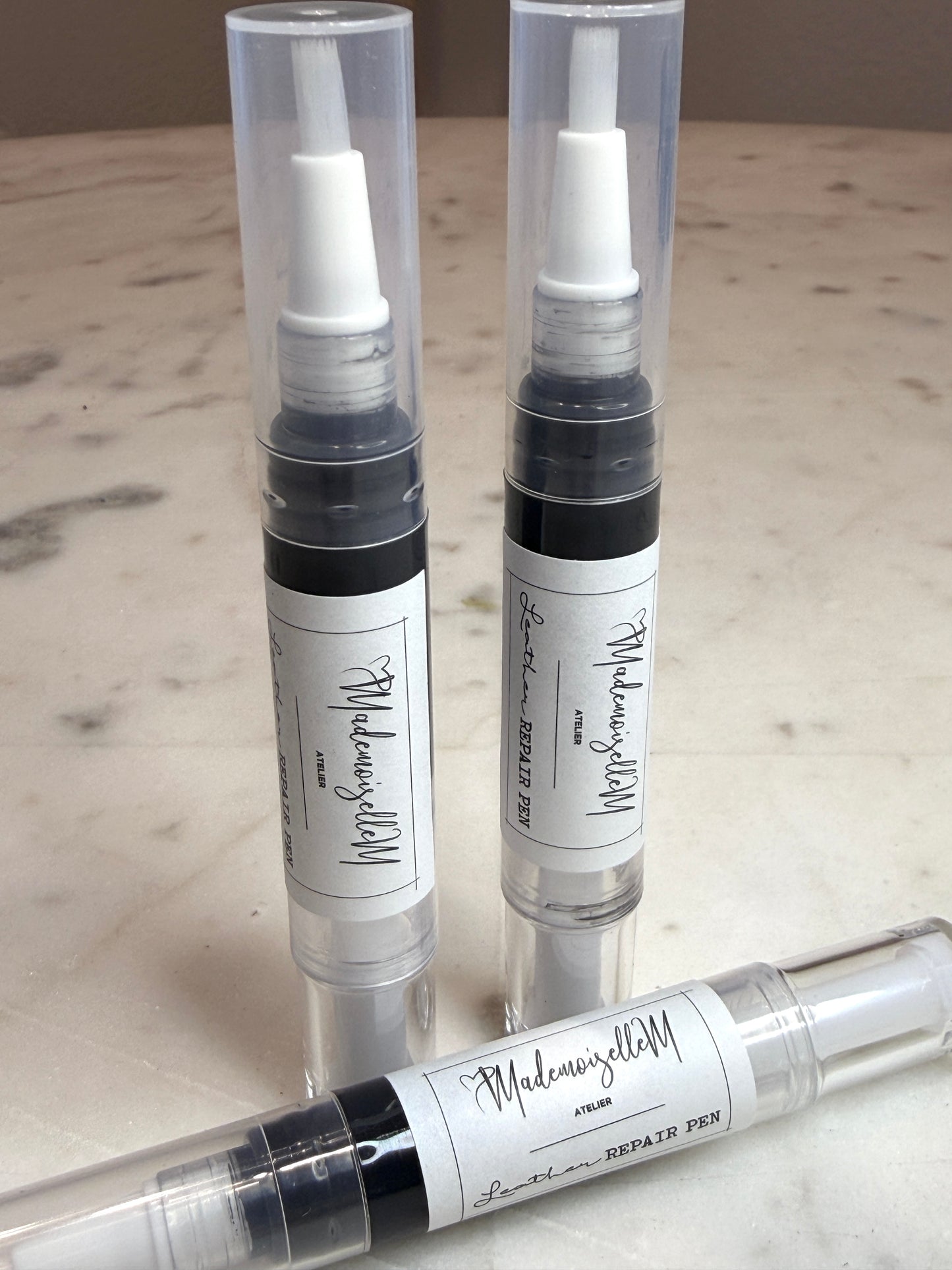Leather Restoring Black Pens