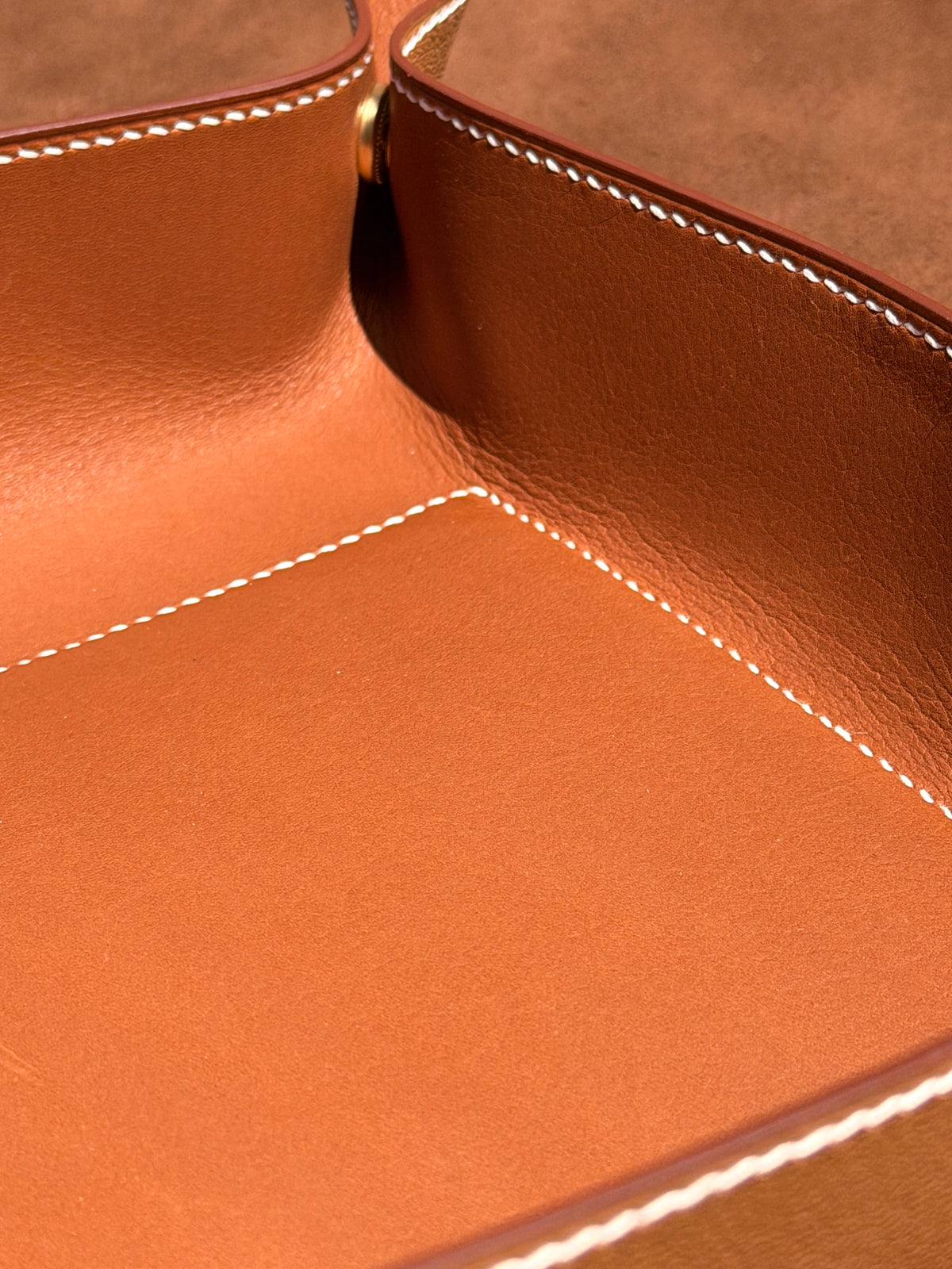 Vide Poche Hazelnut Barenia Leather with covered Snaps