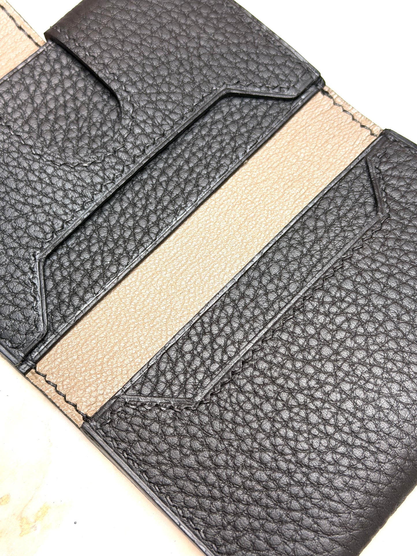 Bifold cardholder Icare Togo noir