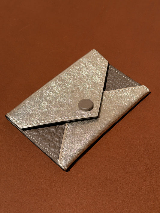 Enveloppe Cardholder Gold Lambskin & Taupe