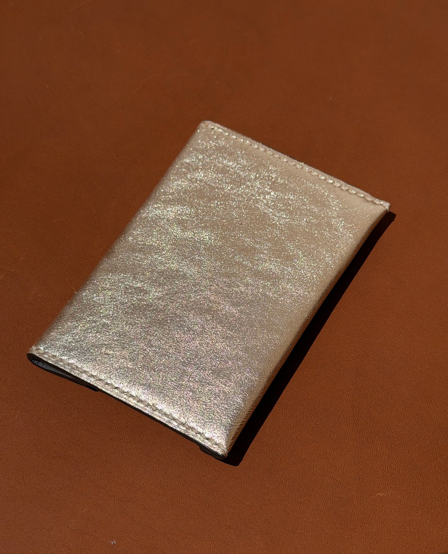 Enveloppe Cardholder Gold Lambskin & Taupe