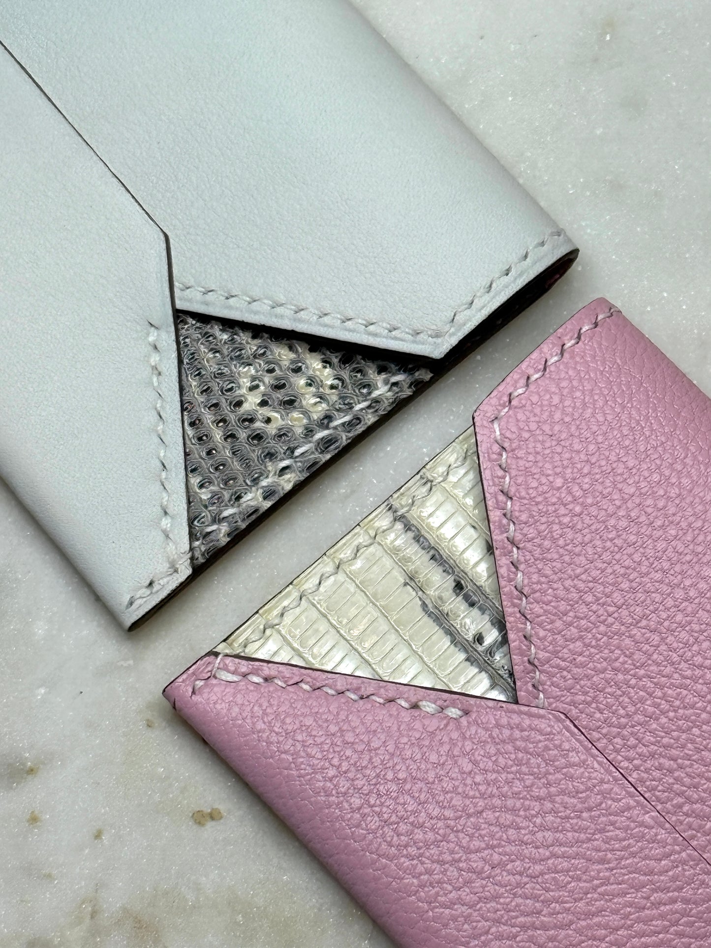 Enveloppe cardholder lizard, chèvre and calfskin leather.
