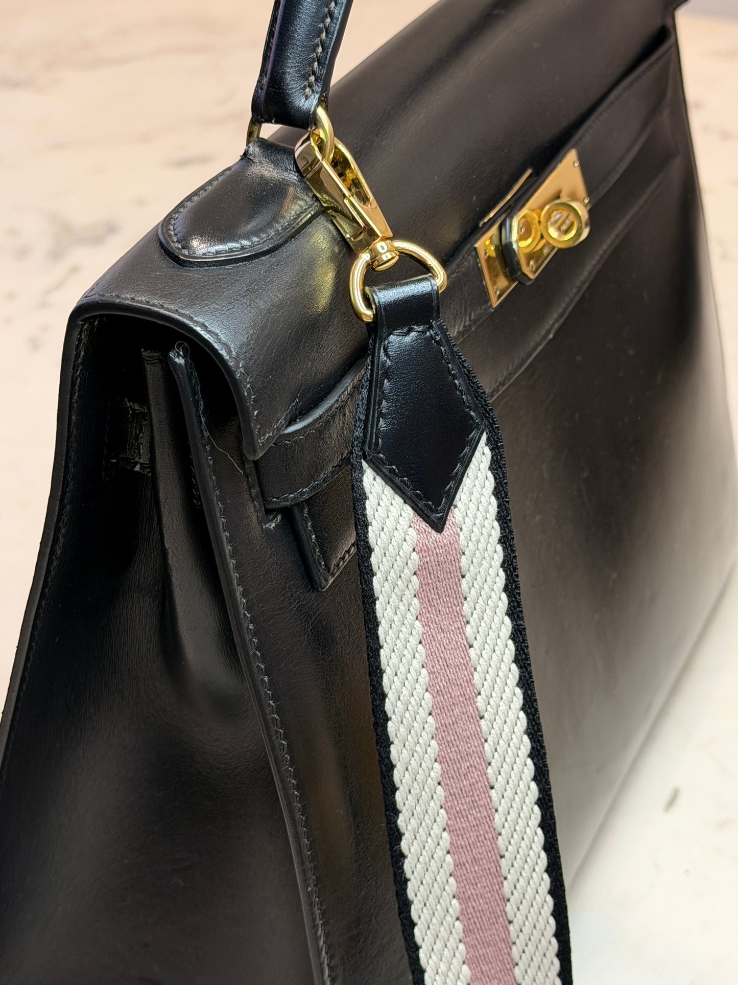 Chevron Single strap Black
