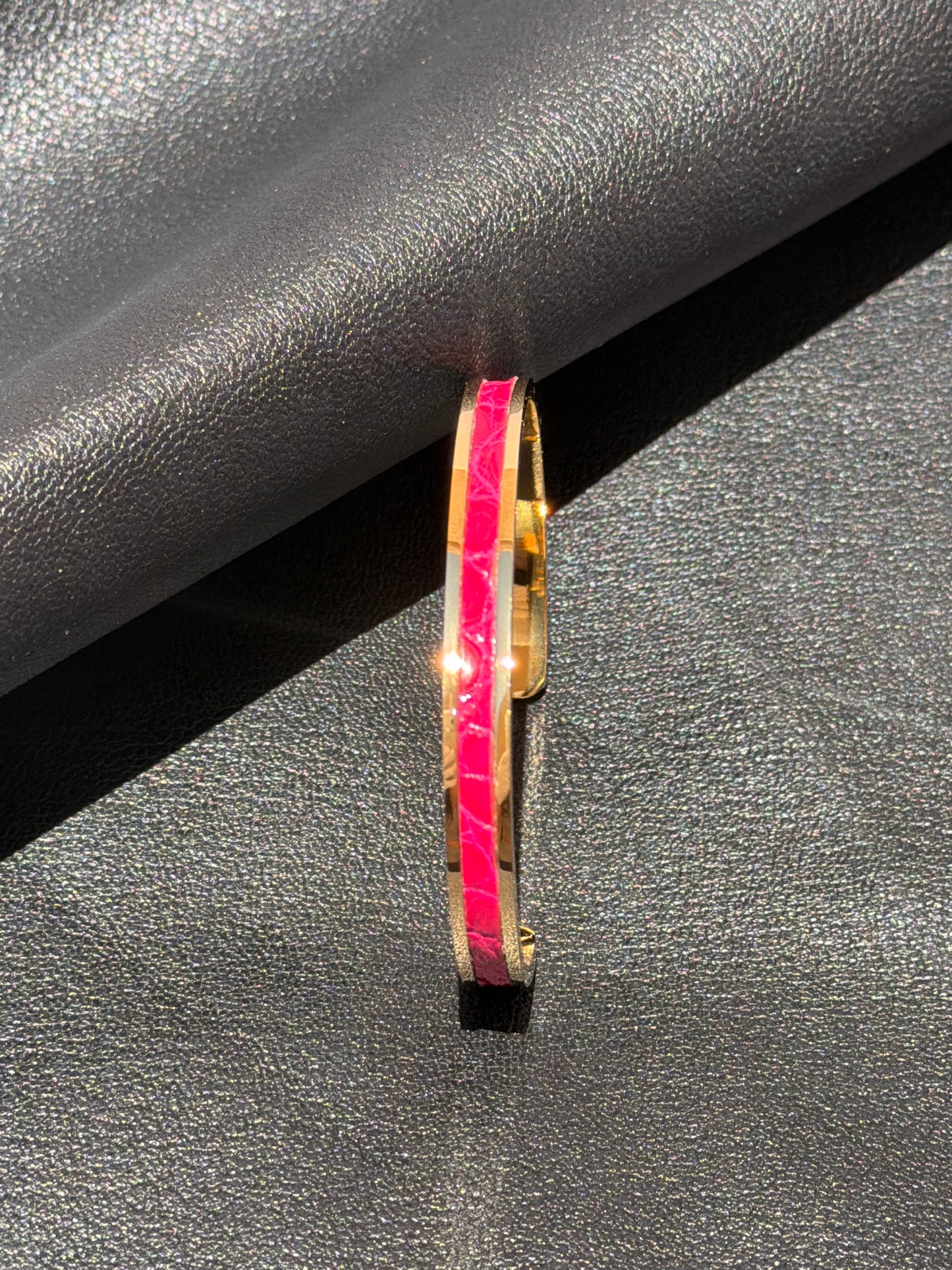 Nomad Bracelet Electric Pink Shiny Crocodile