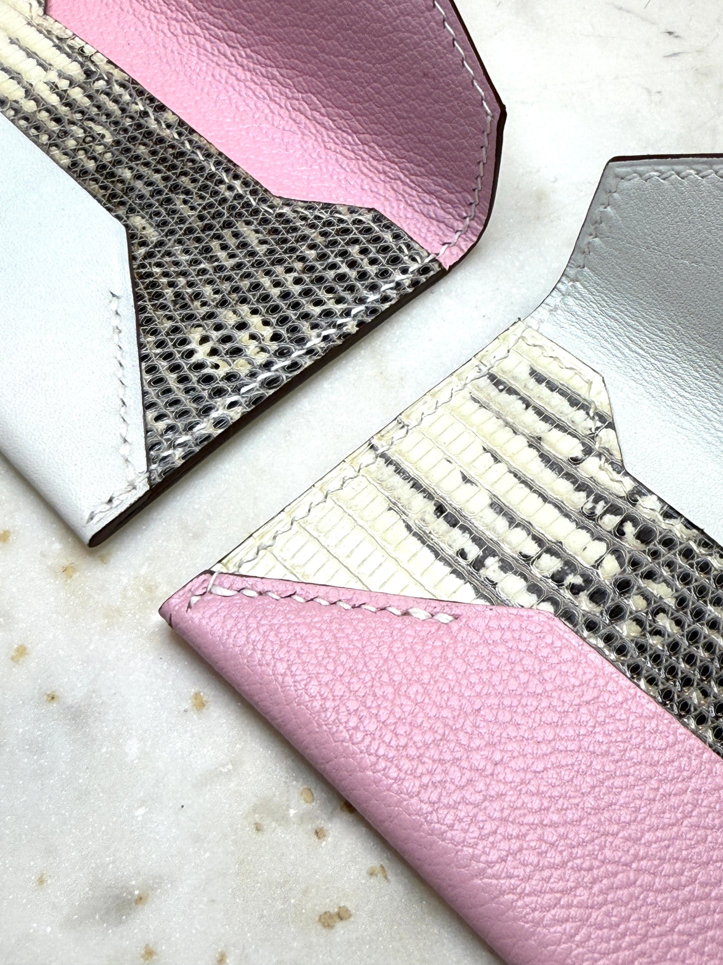 Enveloppe cardholder lizard, chèvre and calfskin leather.