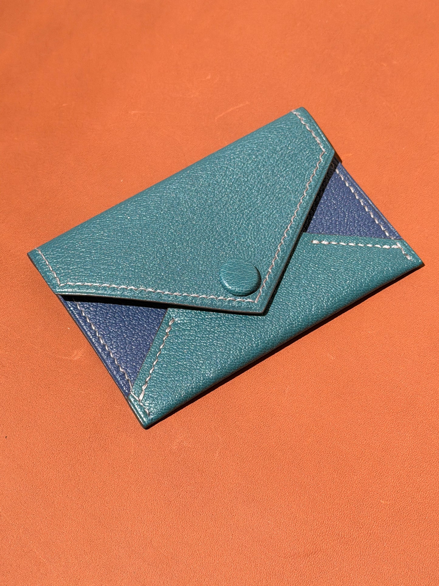 Enveloppe Cardholder blue & Peacock goat skin