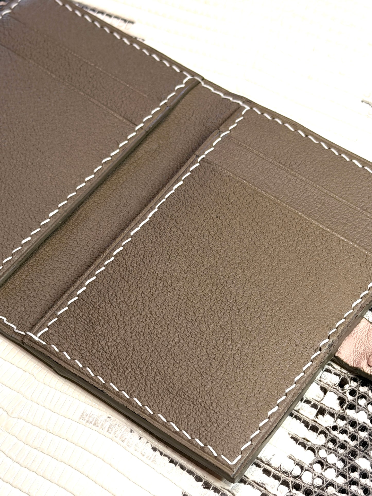Bifold Arya 6 pockets Ostrich Rose Poudré