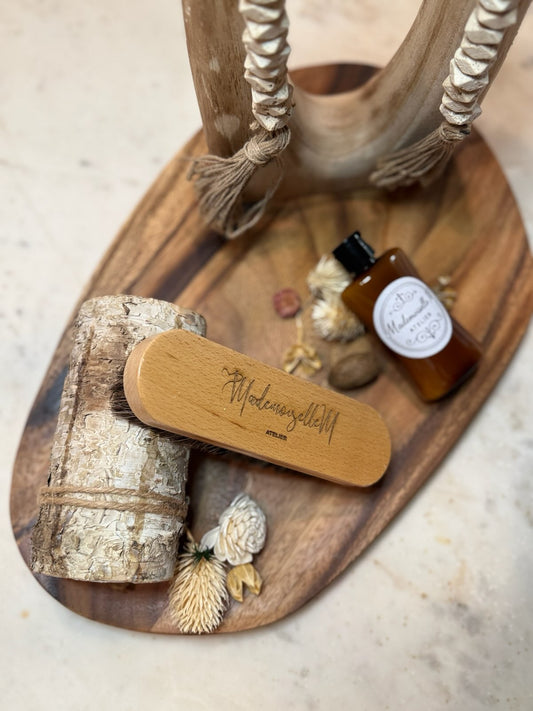 100% Natural Horsehair Brush